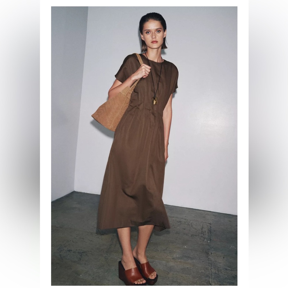 Zara
NWT Zara - ZW Collection
Pleated Midi Dress